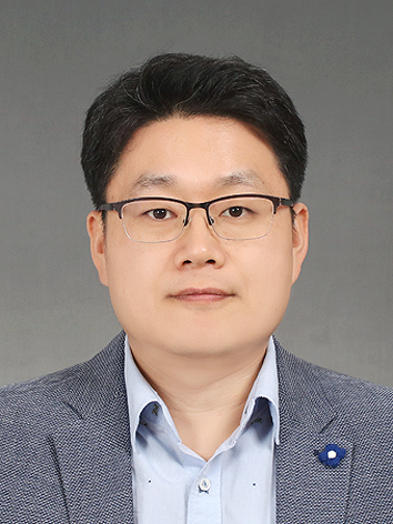 김민석 사진